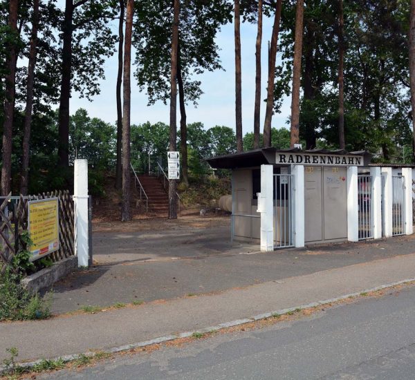 n-rennbahngelaeder-bestandsfoto1