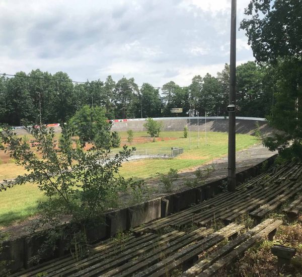 n-rennbahngelaeder-bestandsfoto2